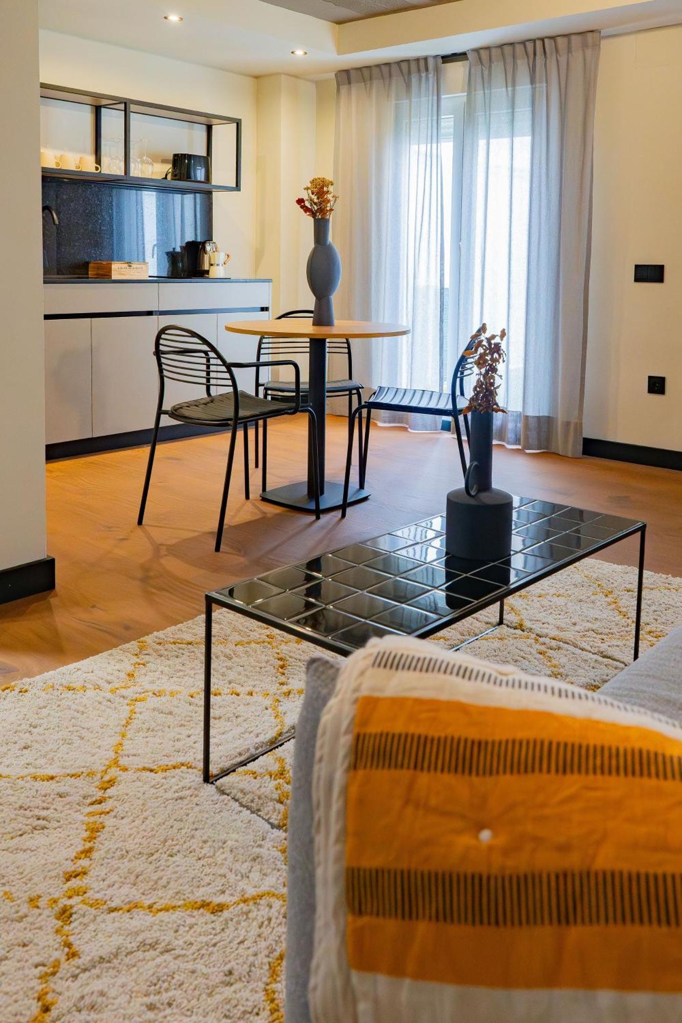 Bubu - Apartamentos En El Centro Málaga Extérieur photo