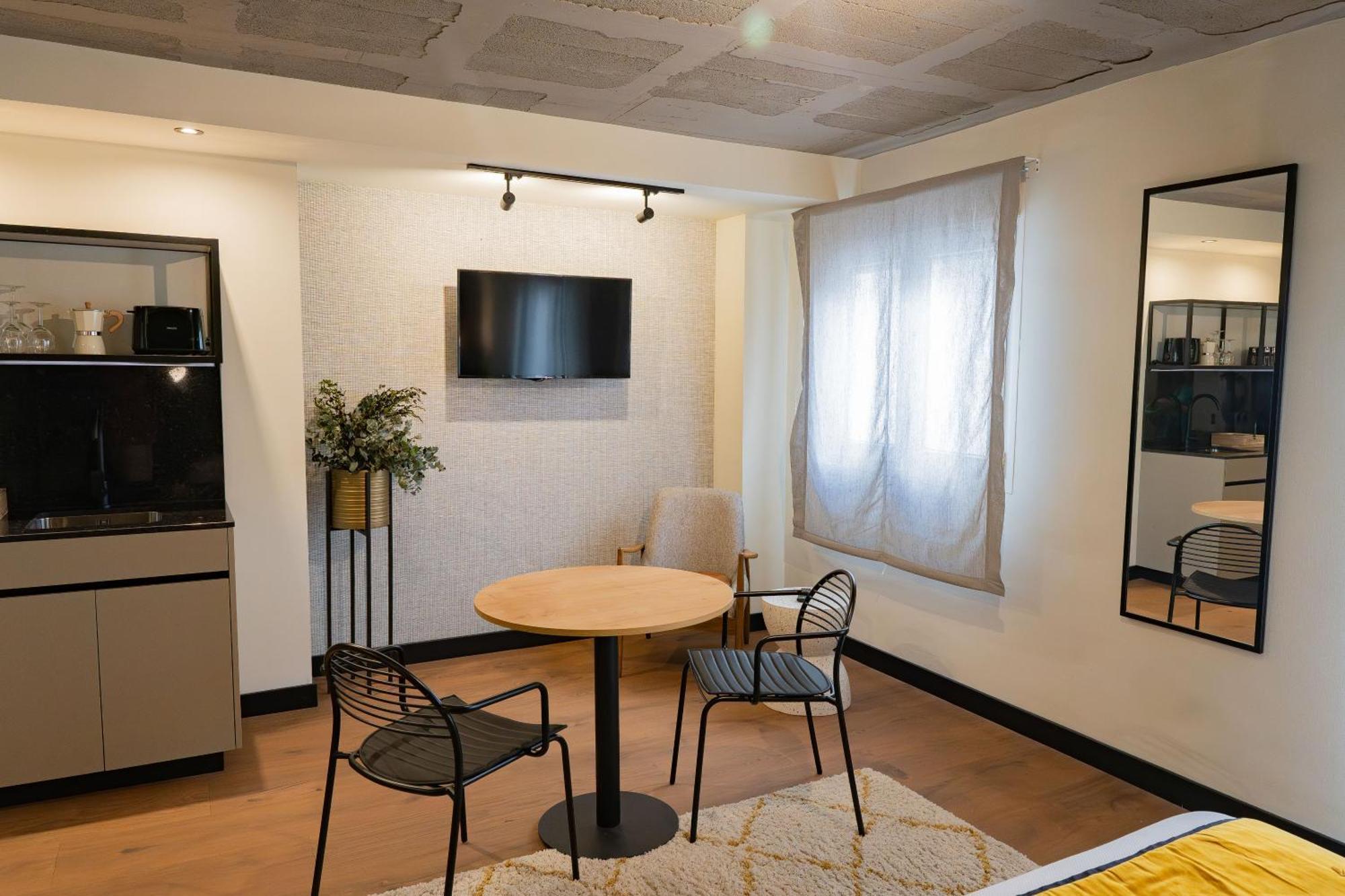 Bubu - Apartamentos En El Centro Málaga Extérieur photo